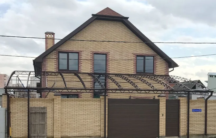 Навесы из поликарбоната от компании «Альбатрос» пример работы