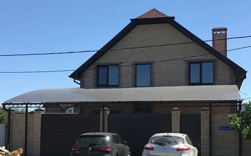 Навесы из поликарбоната от компании «Альбатрос» наша работа