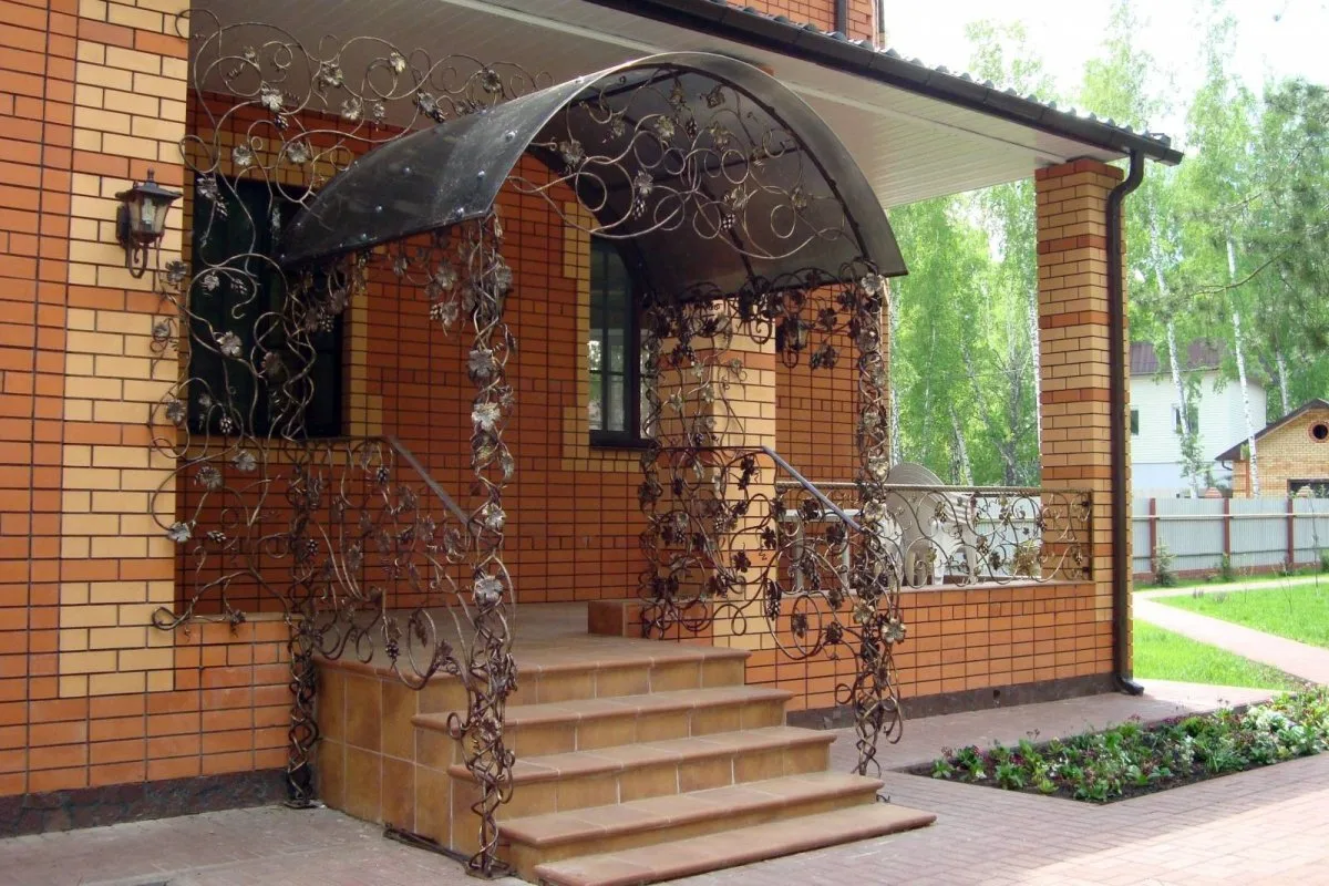 Кованые навесы от компании «Альбатрос» в Краснодарском крае
