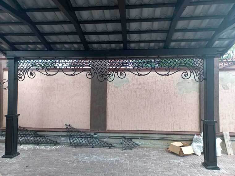 Кованые навесы от компании «Альбатрос» пример