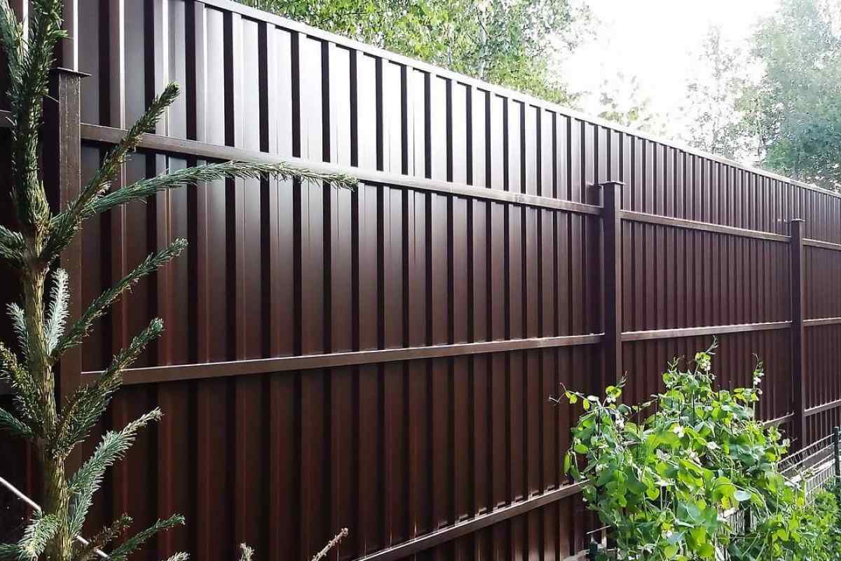 Установка забора из профлиста от компании «Альбатрос» Краснодар