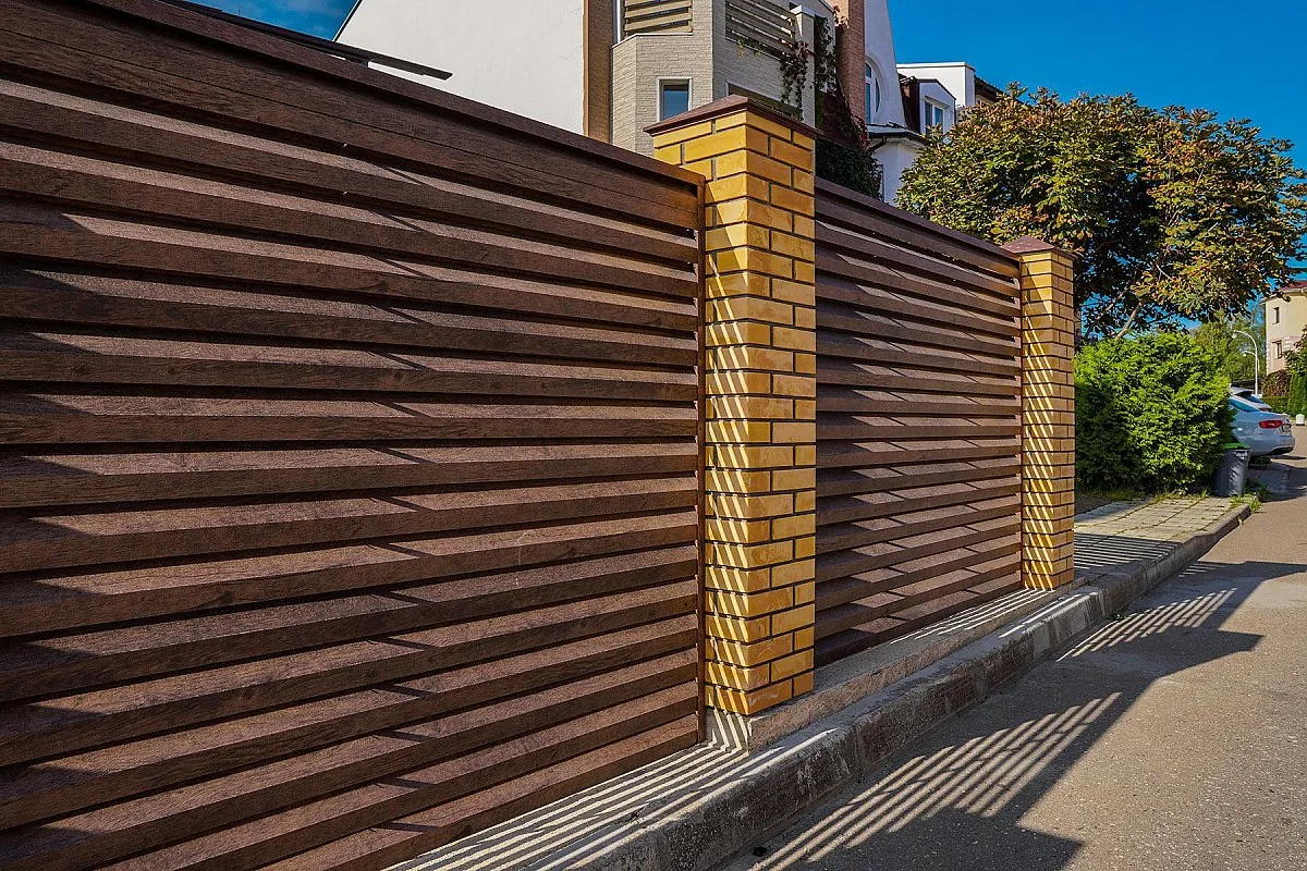 Установка Забор жалюзи от компании «Альбатрос» в Краснодаре