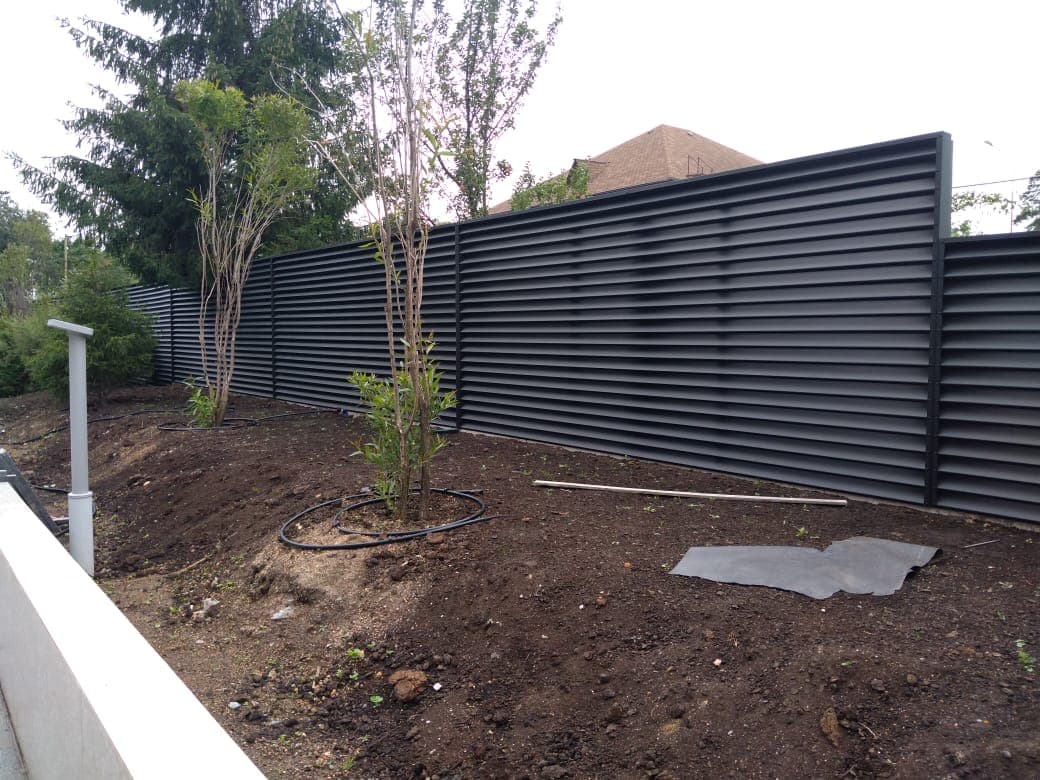 Установка Забор жалюзи от компании «Альбатрос» фото