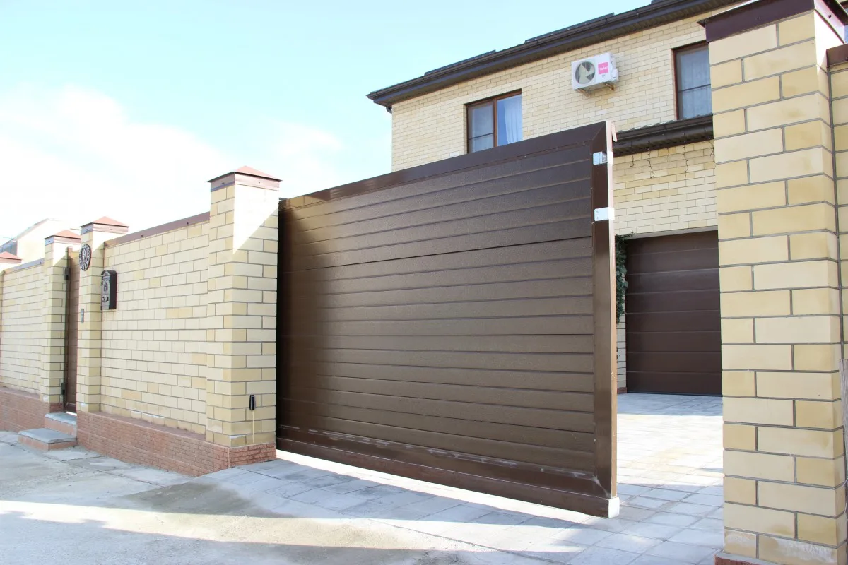 Установка автоматических ворот от компании «Альбатрос»