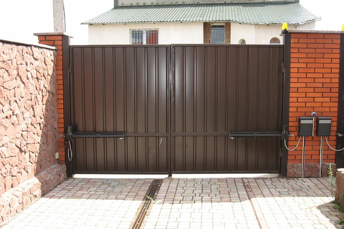 Установка автоматических ворот от компании «Альбатрос» в Краснодарском крае