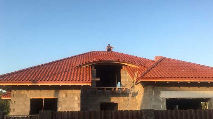 Монтаж кровли из натуральной черепицы от компании «Альбатрос» выполненная работа