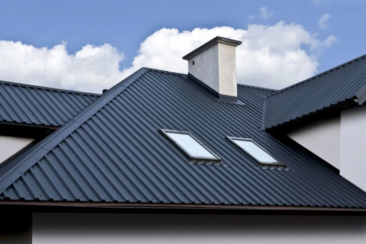 Монтаж кровли из профнастила / профлиста от компании «Альбатрос»